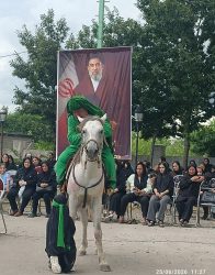 طنین نوای تعزیه‌خوانی در روز عاشورا؛ مراسم باشکوه هیئت آقا میرقریش با حضور پرشور عزاداران برگزار شد
