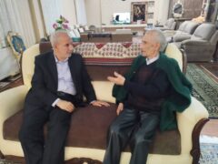* نماینده رشت در مجلس به دیدار معلم بازنشسته خود رفت*
