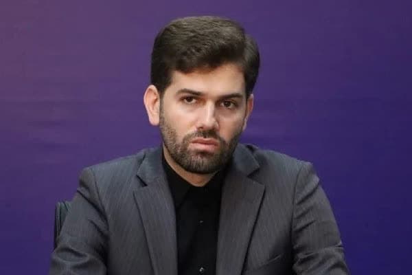 *سخنگوی ستاد اربعین استان گیلان منصوب شد*   با حکم استاندار گیلان و رئیس ستاد اربعین استان، محمد احمدی ادیب به عنوان سخنگوی ستاد اربعین استان گیلان منصوب شد.