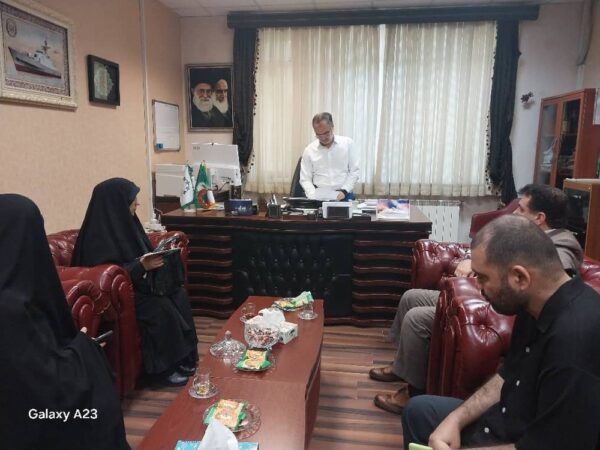ملاقات مردمی دکتر محمد حسین واثق کارگرنیا رئیس شورای اسلامی شهر رشت همه روزه با شهروندان شریف رشت در ساختمان شورا بررسی و رفع مشکلات آنان