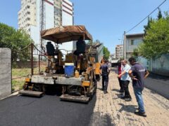 در راستای مطالبات شهروندان؛  تداوم عملیات روکش آسفالت در معابر اصلی و فرعی شهری شهر رشت