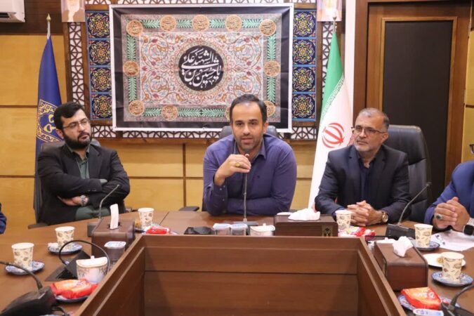 با حضور شهردار رشت،اعضای شورای اسلامی‌ و مدیران شهری؛  جلسه کمیته خدمات شهری ستاد اربعین شهرداری رشت برگزار شد/تأکید شهردار رشت بر خدمت‌رسانی شایسته به زائرین اربعین با مشارکت شهرداری‌ها و بخش خصوصی