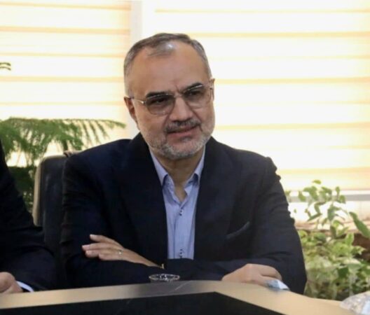 کارگرنیا رئیس شورای اسلامي شهر رشت در نشست به منظور انعقاد قرار داد  با سرمایه گذار مجتمع اقامتی بوستان ملت رشت :  اعتماد سرمایه‌گذاران به مدیریت شهری رشت، نشانه تحول در مسیر توسعه شهری است/ بهره برداری از مرکز پذیرایی بوستان ملت رشت تا پیش از ایام نوروز/ پروژه گیل لند تعیین تکلیف شود
