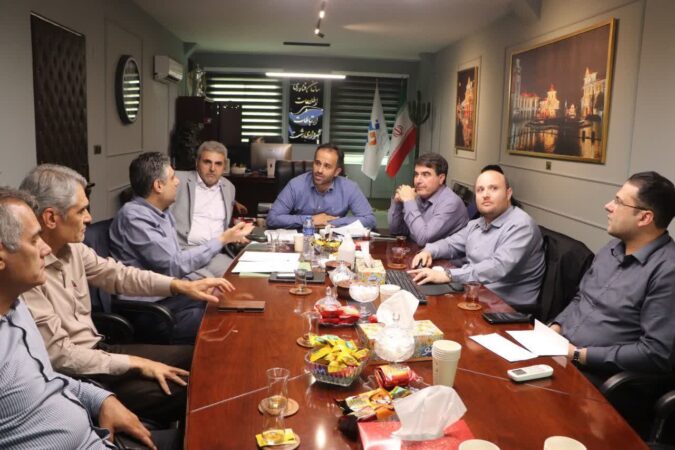 با حضور شهردار رشت، رئیس کمیسیون حمل‌ونقل، عمران و ترافیک شهری و جمعی از مدیران شهری؛  جلسه سرمایه‌گذاری پروژه‌های شهر رشت برگزار شد/بررسی امکان بازگشایی خیابان شهید سلیمانی به خیابان تختی با رویکرد ایجاد فضای فرهنگی و تفریحی