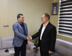 کارگرنیا رئیس شورای اسلامي شهر رشت در دیدار با مدیر عامل سازمان همیاری شهرداری ها و دهیاری های گیلان : انعقاد تفاهم نامه به منظور  تأمین خودروی مورد نیاز پرسنل شهرداری رشت با بهره مندی ازتسهیلات توسط سازمان همیاری شهرداری های گیلان/ رفع دغدغه مسکن پرسنل خدوم شهرداری رشت با تجهیز ساختمان های مسکن مهر شهرداری رشت/ رفع دغدغه تهیه جهیزیه بازنشستگان شهرداری رشت برای فرزندانشان