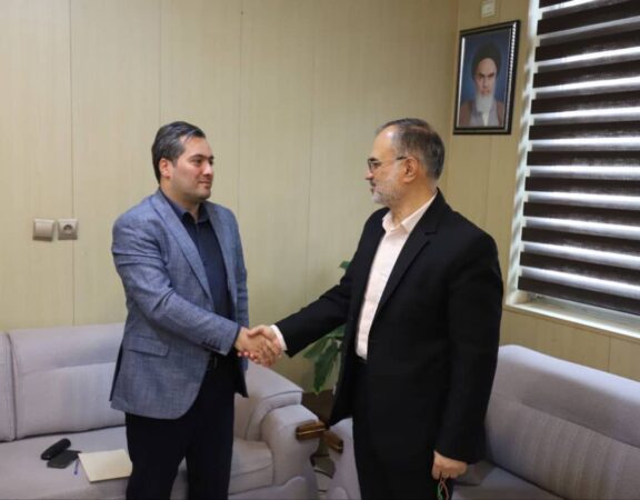 کارگرنیا رئیس شورای اسلامي شهر رشت در دیدار با مدیر عامل سازمان همیاری شهرداری ها و دهیاری های گیلان : انعقاد تفاهم نامه به منظور  تأمین خودروی مورد نیاز پرسنل شهرداری رشت با بهره مندی ازتسهیلات توسط سازمان همیاری شهرداری های گیلان/ رفع دغدغه مسکن پرسنل خدوم شهرداری رشت با تجهیز ساختمان های مسکن مهر شهرداری رشت/ رفع دغدغه تهیه جهیزیه بازنشستگان شهرداری رشت برای فرزندانشان