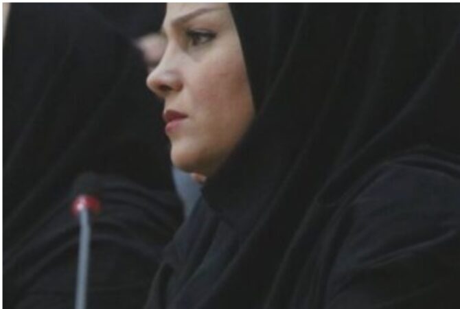 مهدیه رزاقی در انتقادی تند از شورای فرادست لنگرودگفت:  شورای شهرستان لنگرود در خواب است/ شورای شهرستان،  را از زنجیره شورایی حذف کنیدو
