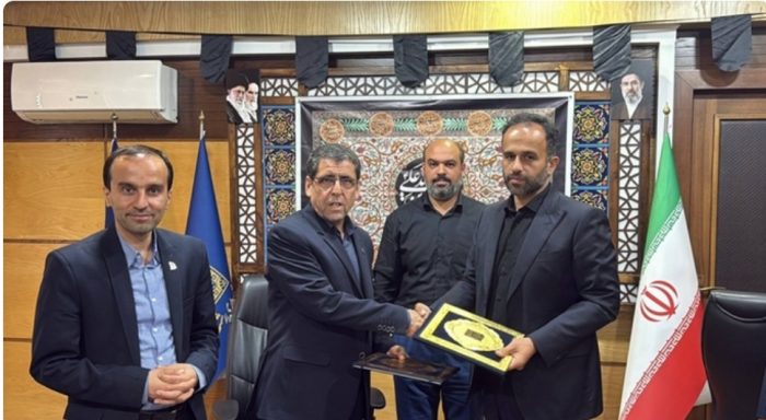 انعقاد قرارداد سرمایه‌گذاری رستوران و کشتی دریایی در تالاب عینک/ گامی بلند در توسعه گردشگری علمی و تفریحی رشت ‌