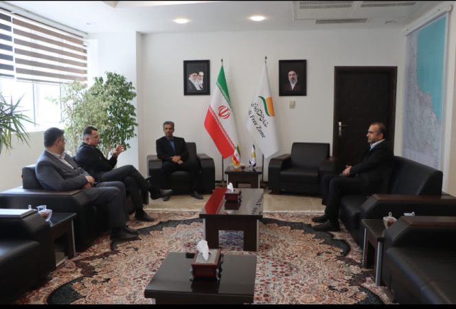 دیدار معاون مسکن و عمران شهری بنیاد مسکن با مدیرعامل سازمان منطقه آزاد انزلی